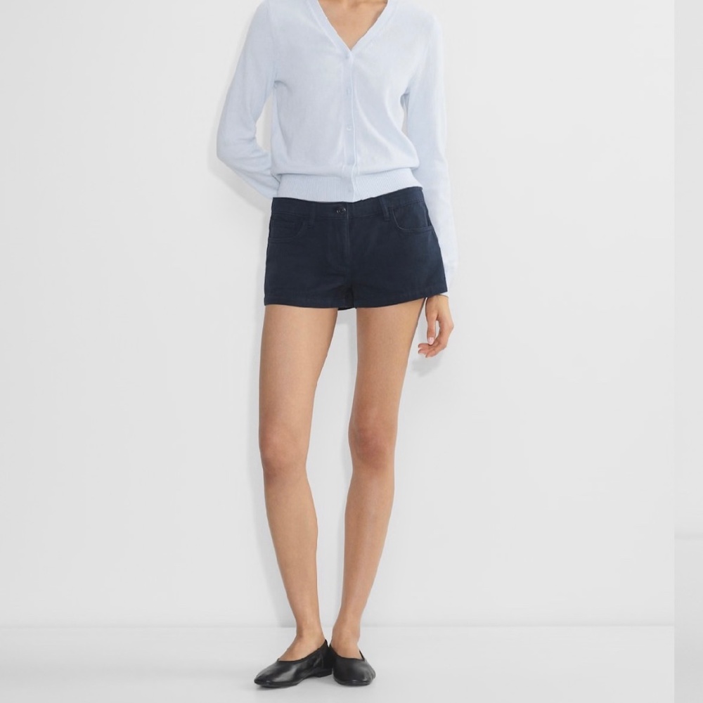 Aritzia superlative short